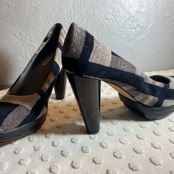 DEVANI Vintage Grey and Black Plaid Heel - Picture 12 of 16
